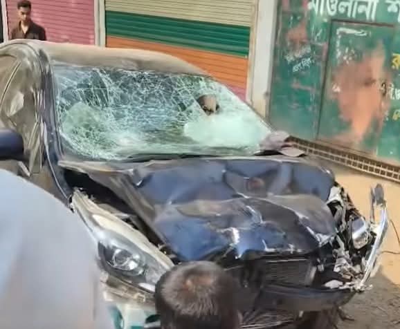 সাতকানিয়ায় দ্রুতগতির প্রাইভেট কারের ধাক্কা: রিকশা যাত্রী নিহত, আহত ৬