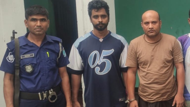 পুলিশের ওপর হামলা: যুবদল নেতাসহ গ্রেপ্তার ২